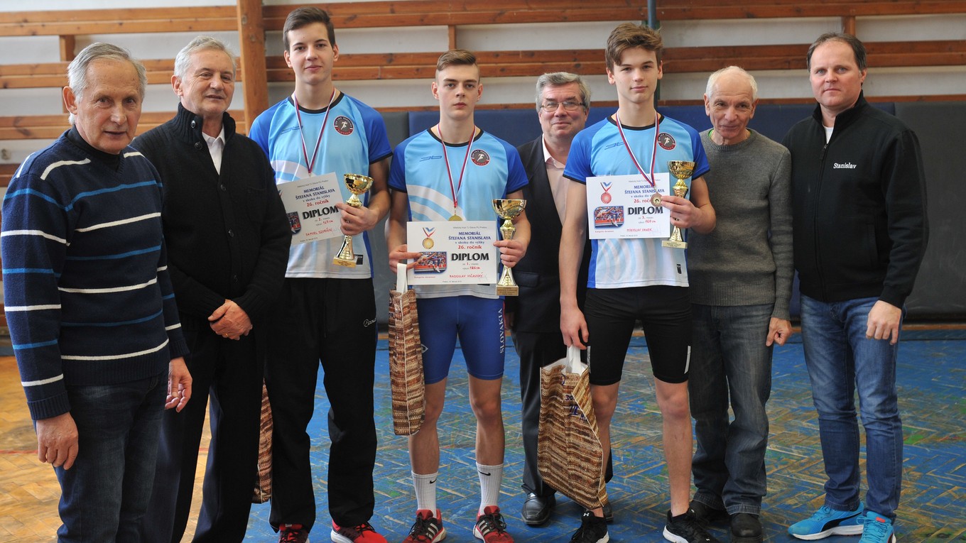 Najlepší dorastenci s organizátormi. 