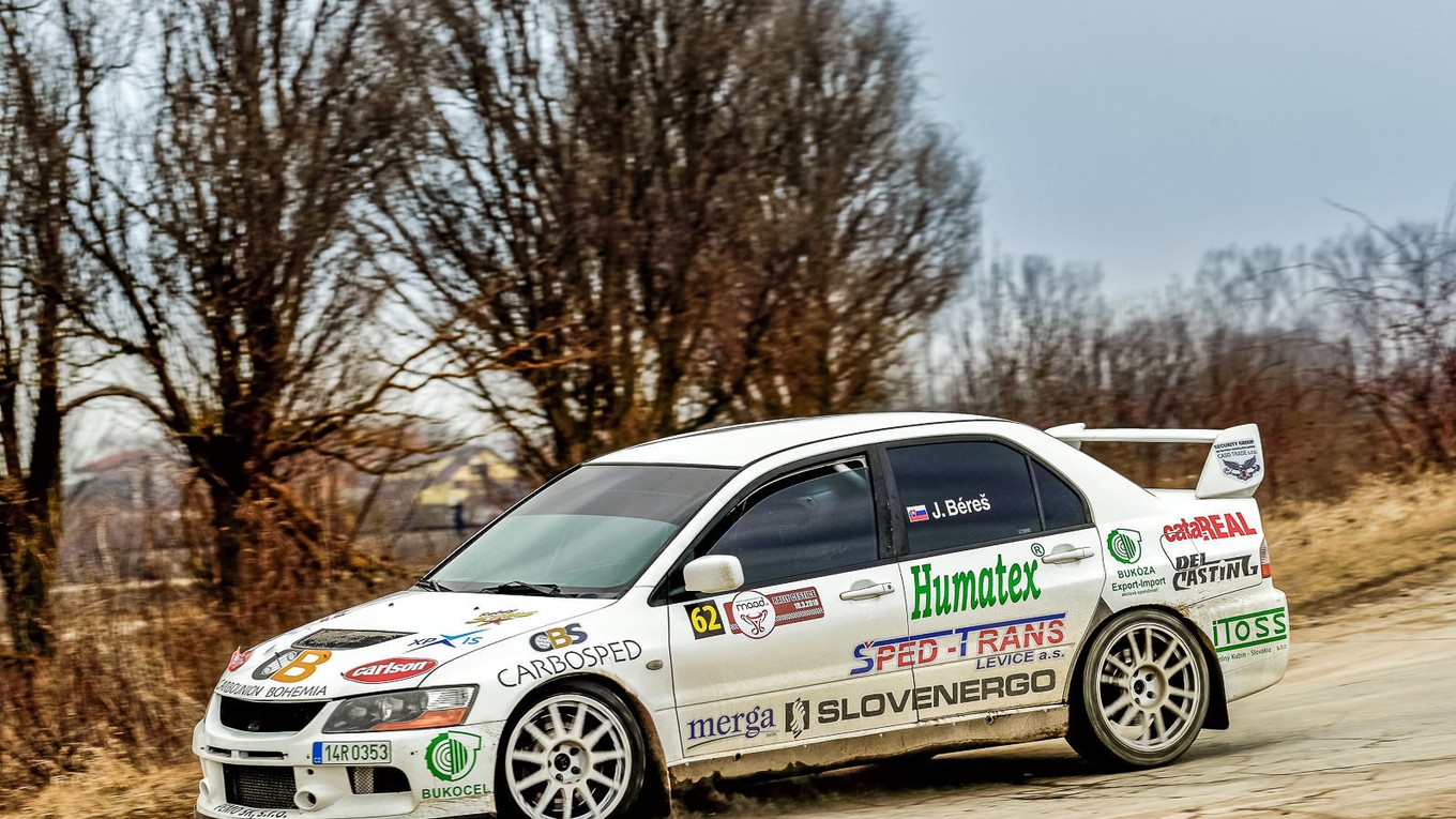 Na trati v Cesticiach. Jozef Béreš v príprave na hlavnú sezónu dominoval.