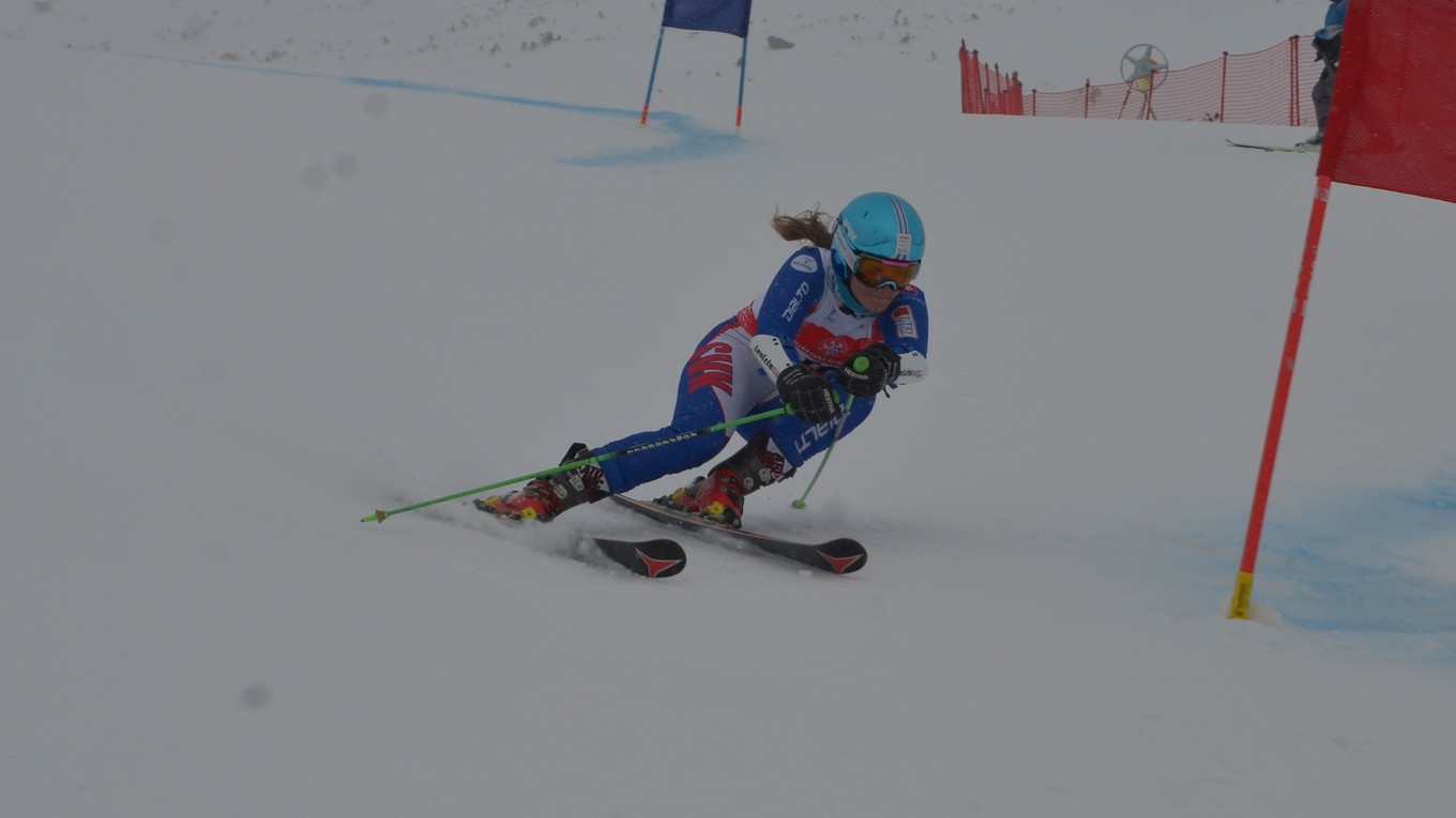 Slovenka Kristína Saalová počas obrovského slalomu. 