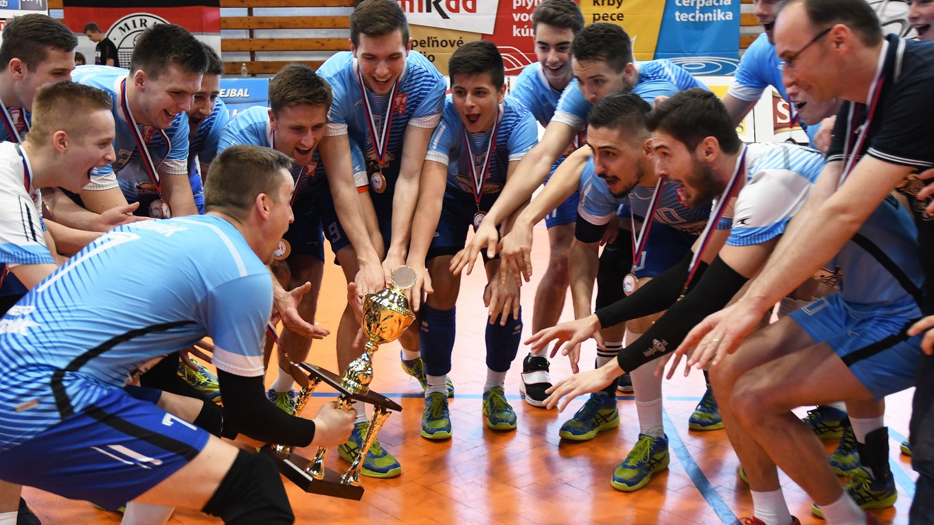 Pohár za tretie miesto si z Prešova zobrali hráči Svidníka.