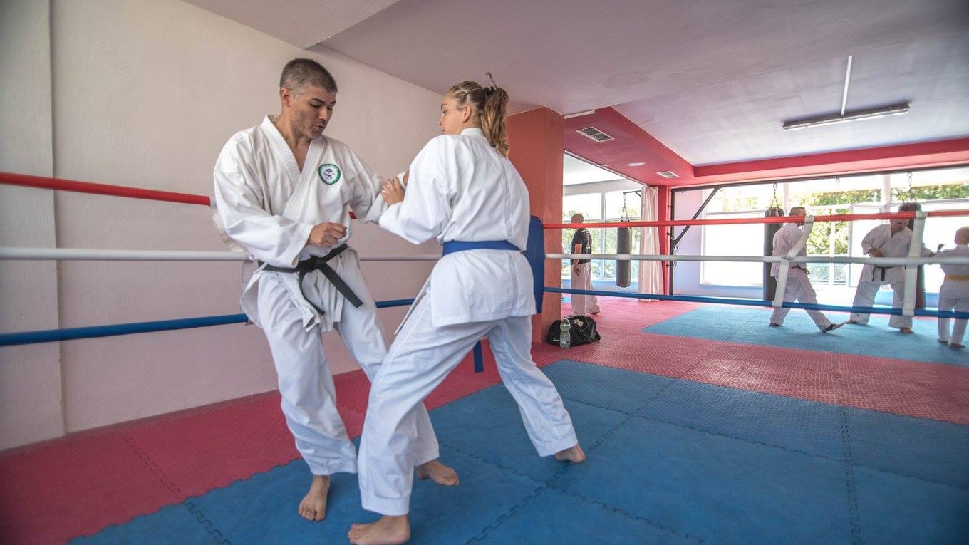 Slavo na tréningu s Miškou Bryndzovou.