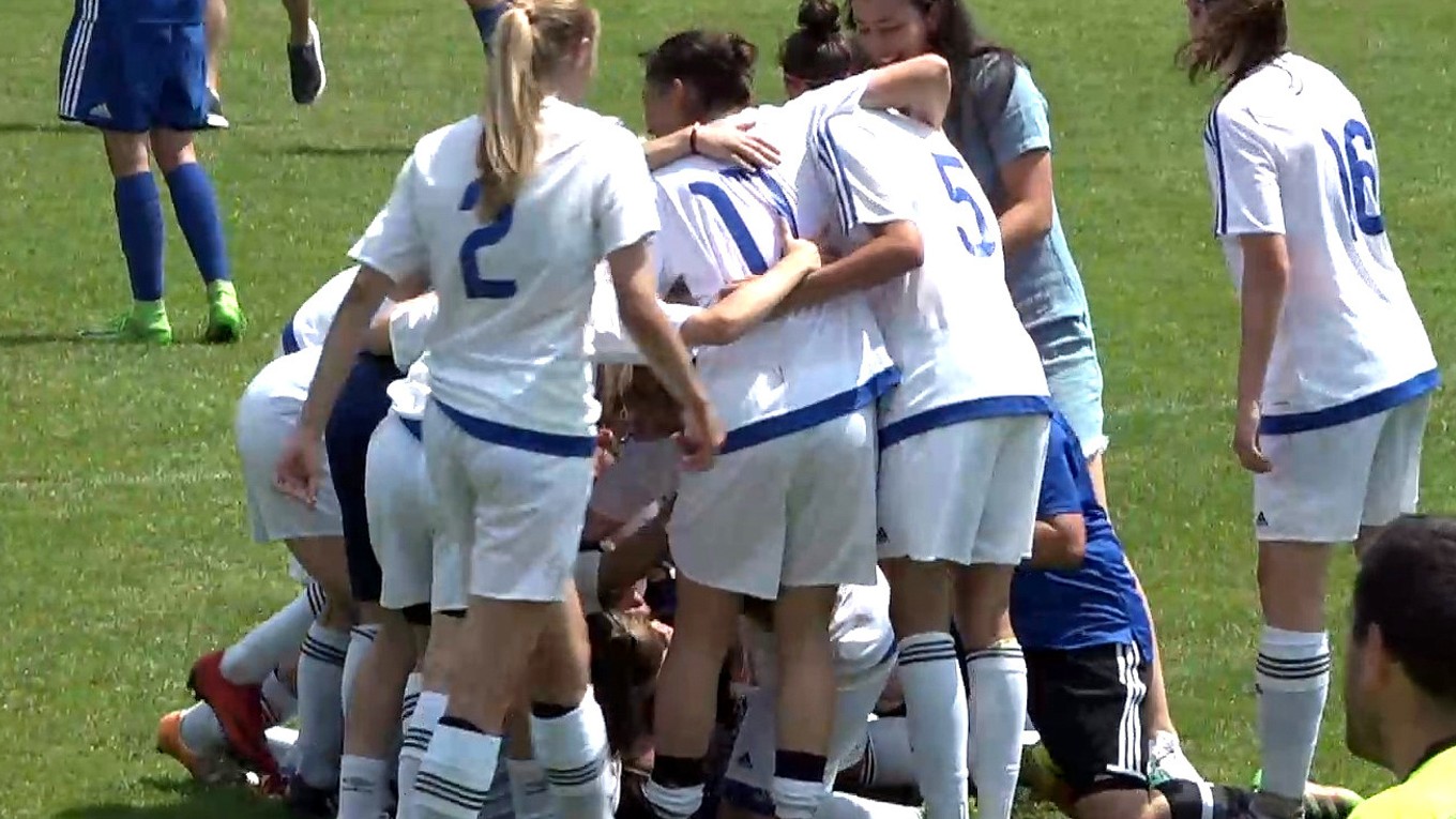 Po nedeľňajšom finále v Bratislave sa z ligového titulu po jedinom „uznanom“ góle radovali futbalistky Slovana Bratislava.