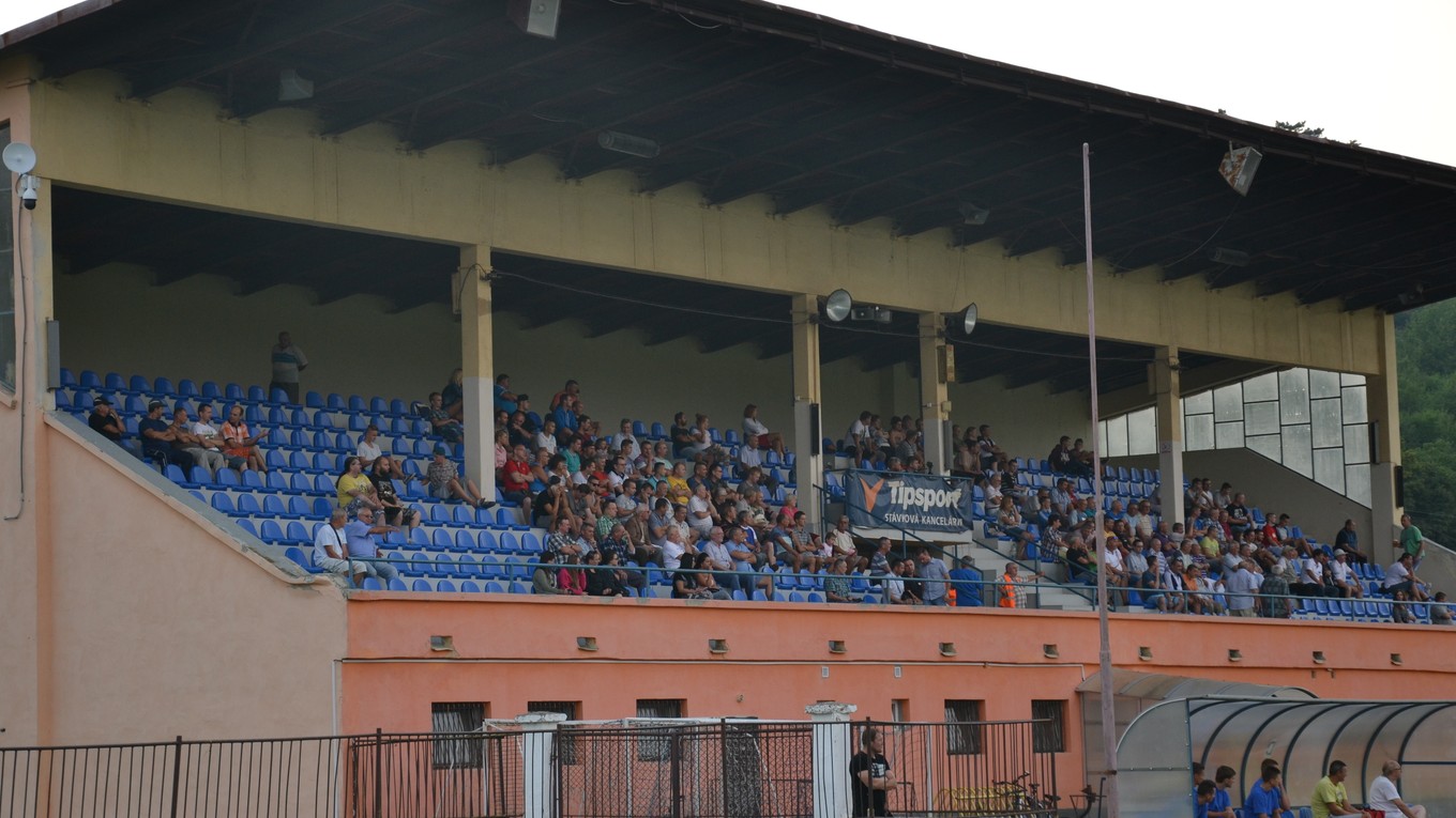 Sabinovský futbal smeruje do štvrtej ligy. Na tamojšom štadióne by sa však od novej sezóny mohla hrávať aj druhá najvyššia slovenská súťaž. 