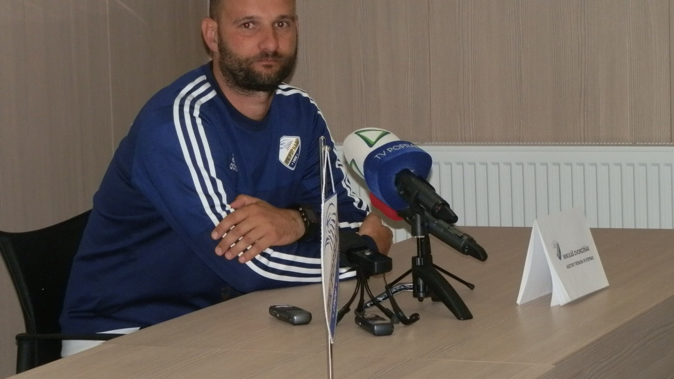 Asistent trénera FK Poprad Mikuláš Dvorožňák mal po sezóne 2017/18 zmiešané pocity. 