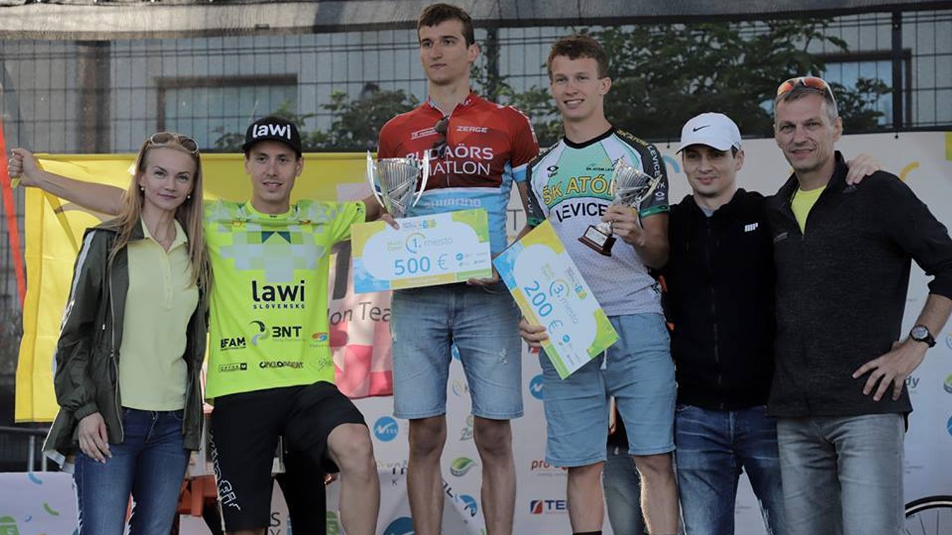 Na stupňoch víťazov Ness City Triathlonu Košice.
