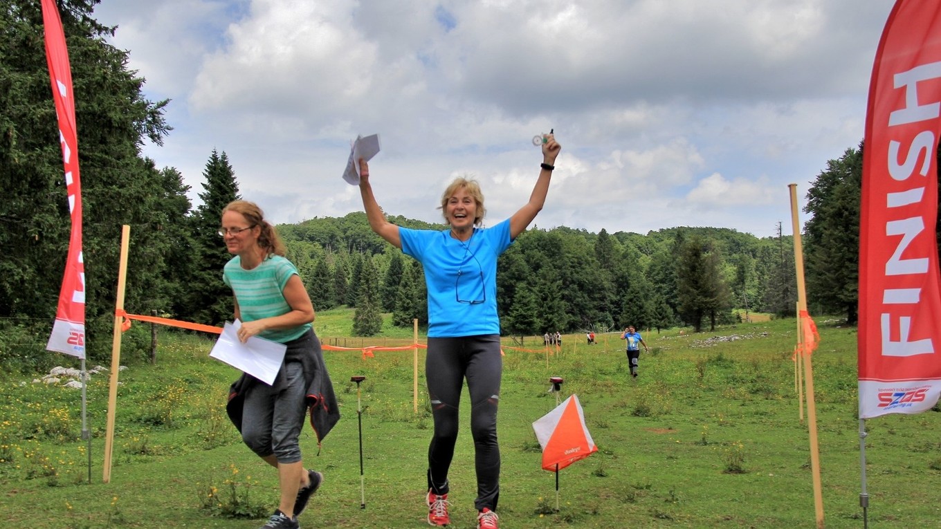 Radosť 62-ročnej veteránky Špaldonovej vo finiši 3. etapy.