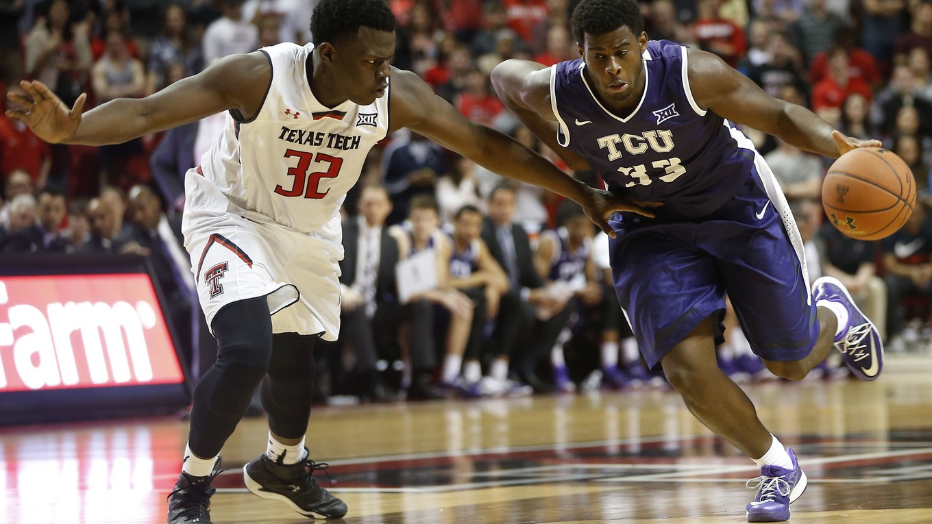 Chris Washburn (vpravo).