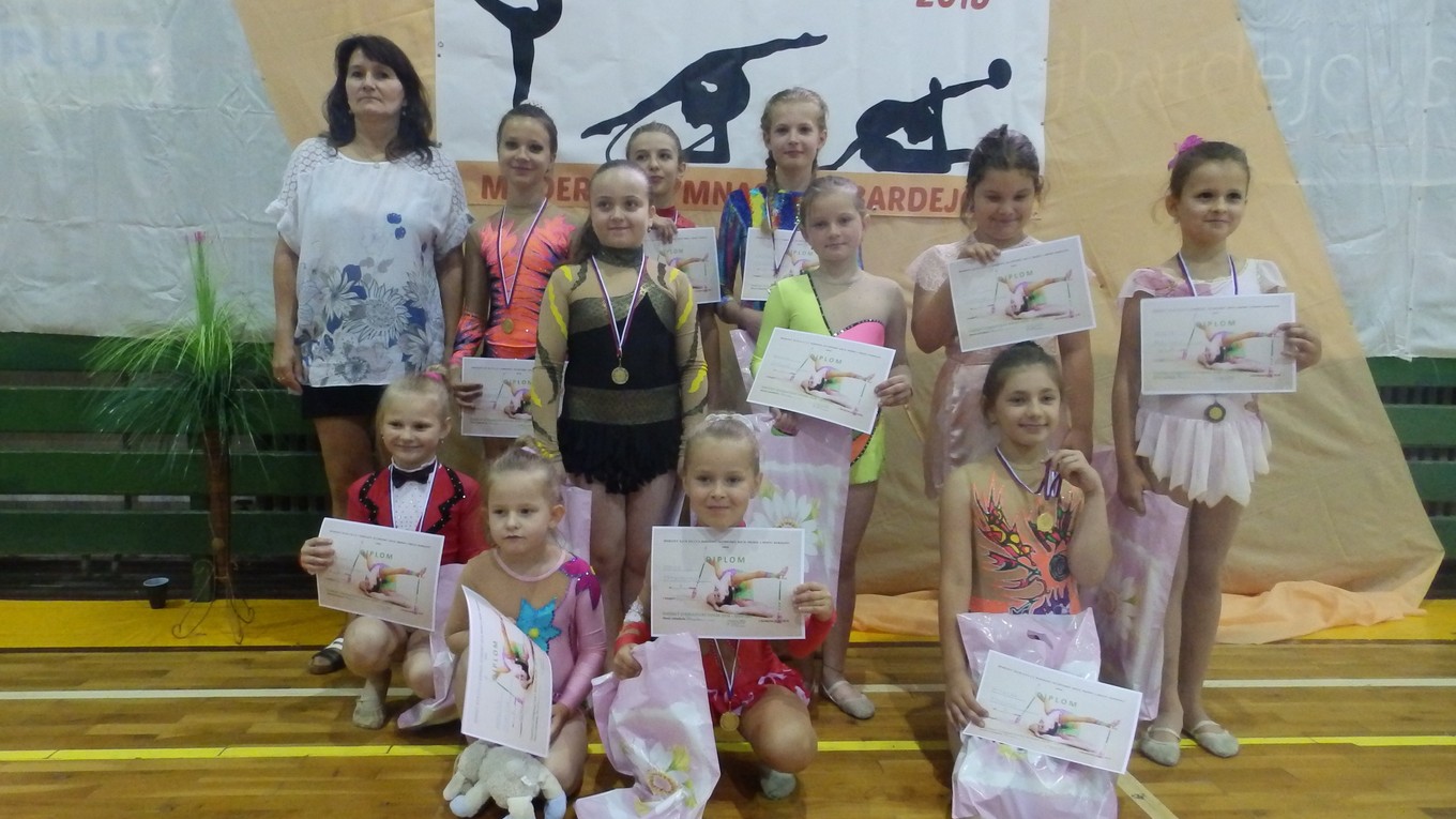 Beáta Horníková a jej bardejovské zverenkyne na domácej súťaži.