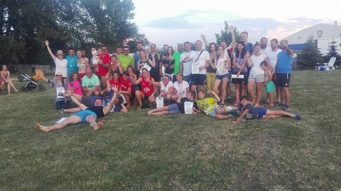 Spoločná fotografia účastníkov happeningu.