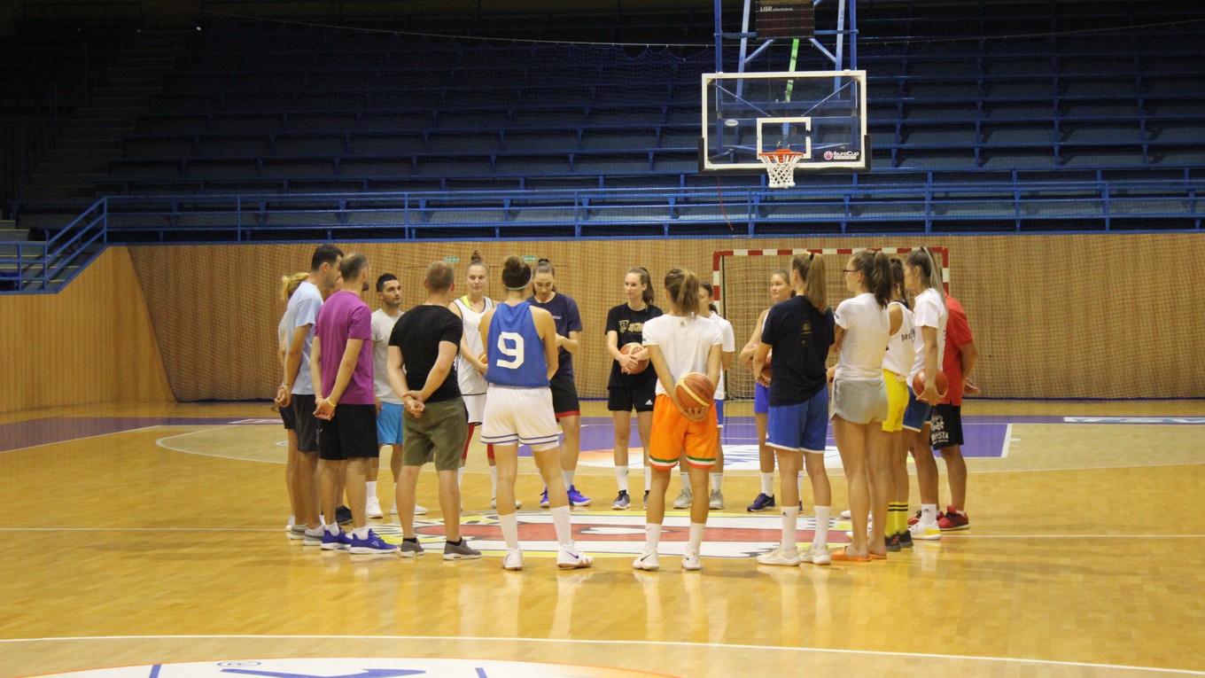 Úvodný tréning basketbalistiek Young Angels Košice.