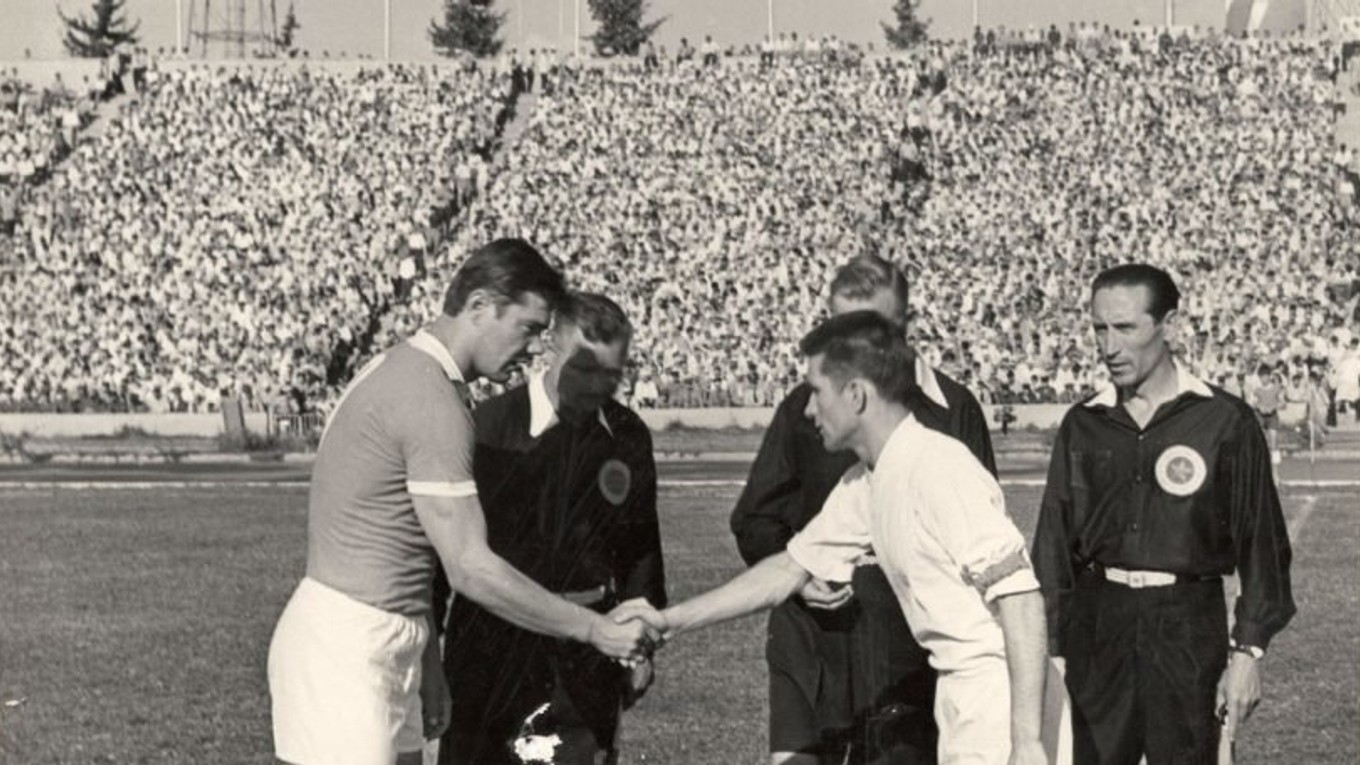 Rudolf Pavlovič s kapitánskou páskou. 