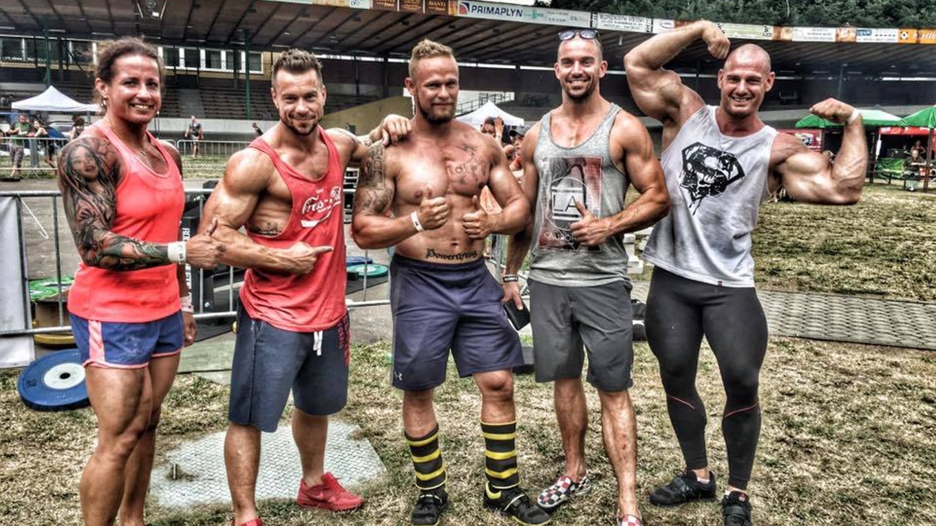 „Strongmani“ z viacerých štátov sa už tešia na súťaž i podporu publika.