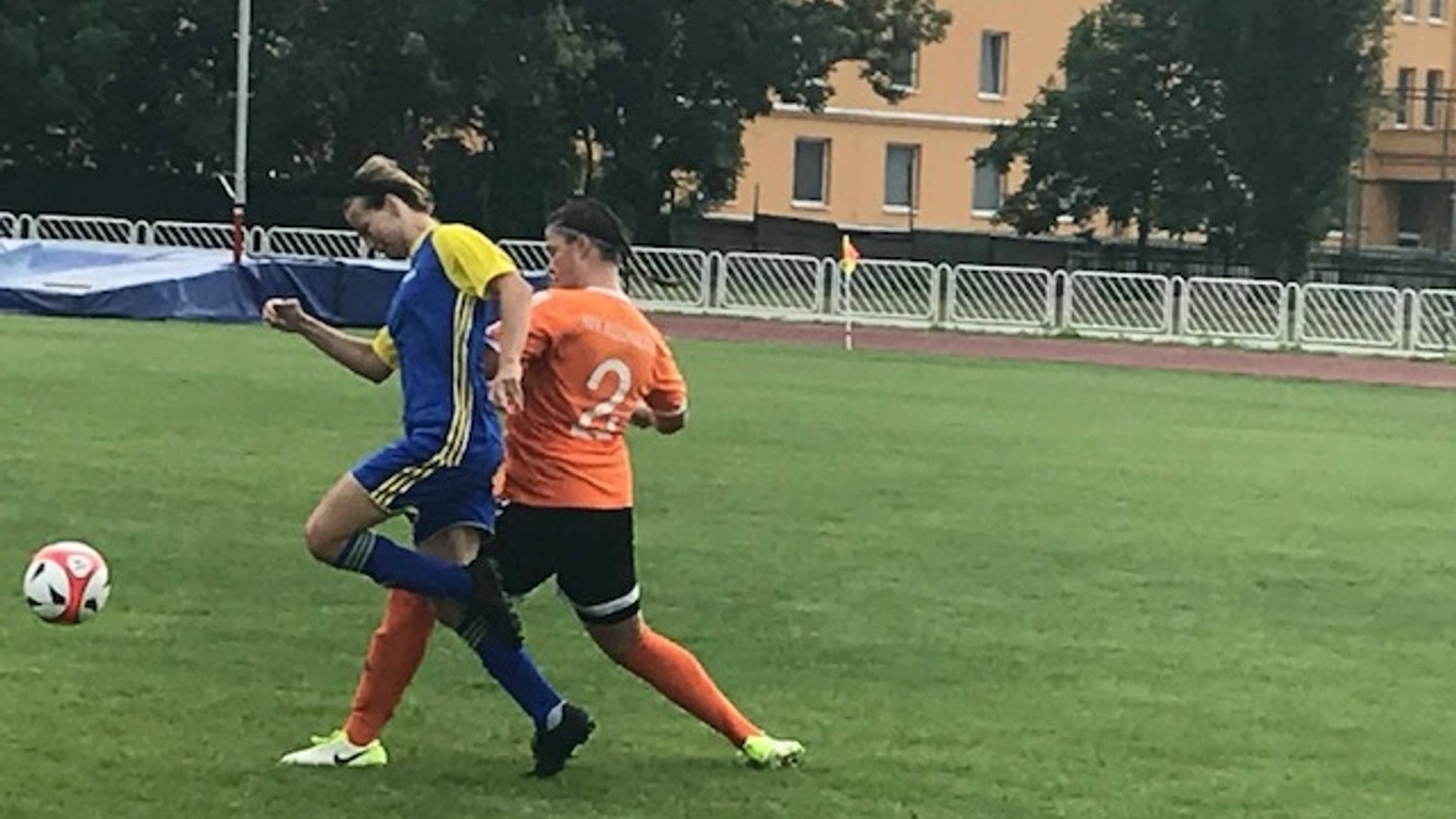 Útočníčka Lokomotívy Vašková (vľavo) svojou rýchlosťou na súpera platila, ale na aspoň bod to nestačilo. 