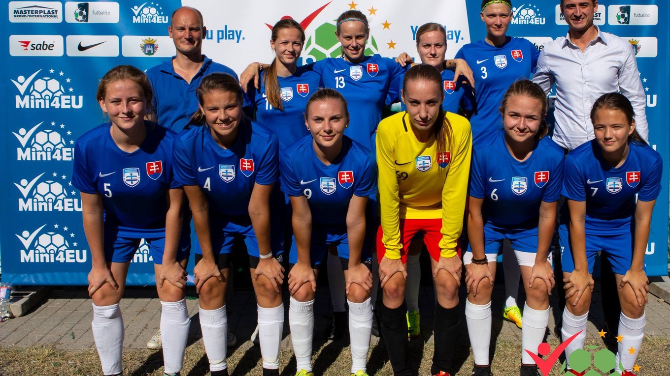 Úspešné futbalistky z Prešova.