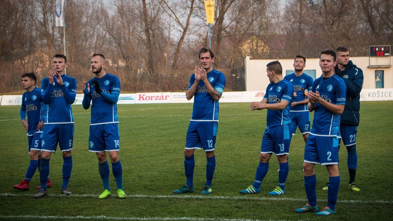 Futbalisti Lokomotívy Košice napokon ostávajú v druhej lige.