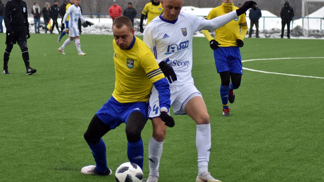 Filip Serečin (vľavo) by mal po konci v FC Košice zakotviť v Humennom.