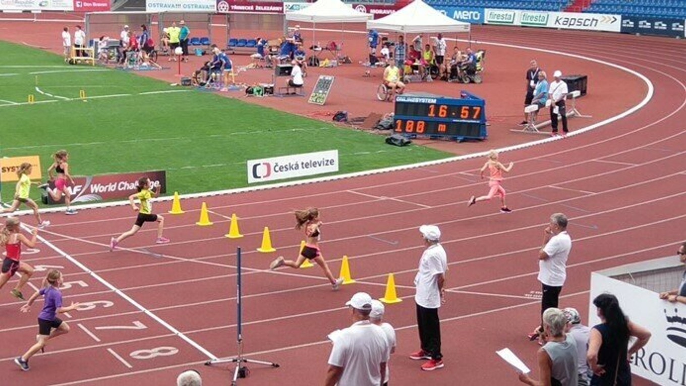 V Ostrave v roku 2017 s náskokom vyhrala beh na 100 metrov. 