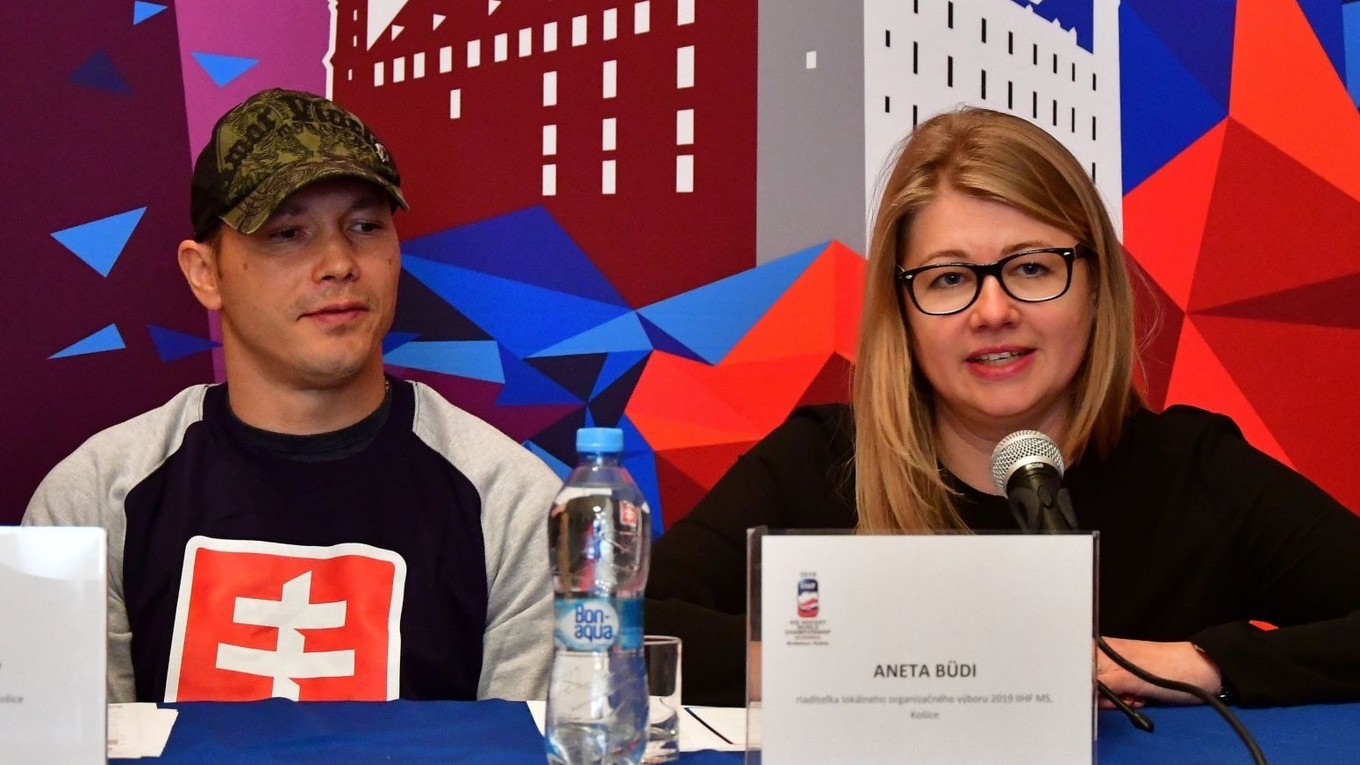 Šéfka organizačného výboru košickej časti MS Aneta Büdi s reprezentantom Ladislavom Nagyom.