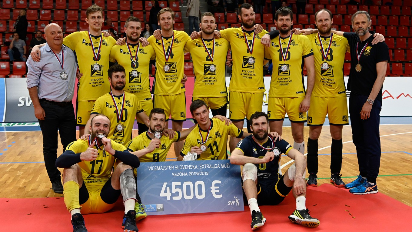 Košickí volejbalisti vybojovali v sezóne 2018/19 historické strieborné medaily.