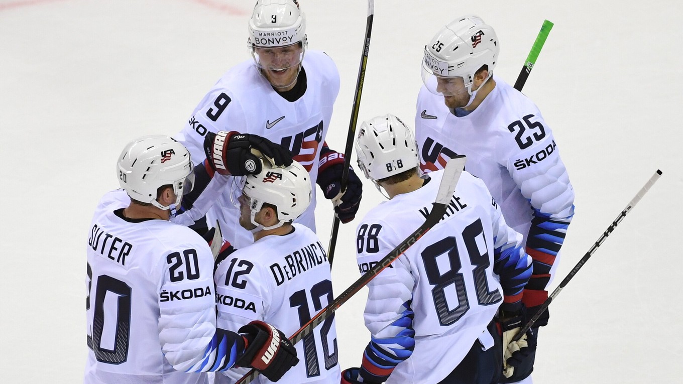 Iba raz sa takto radovali americkí hokejisti a ich fanúšiovia počas zápasu so Slovenskom.
