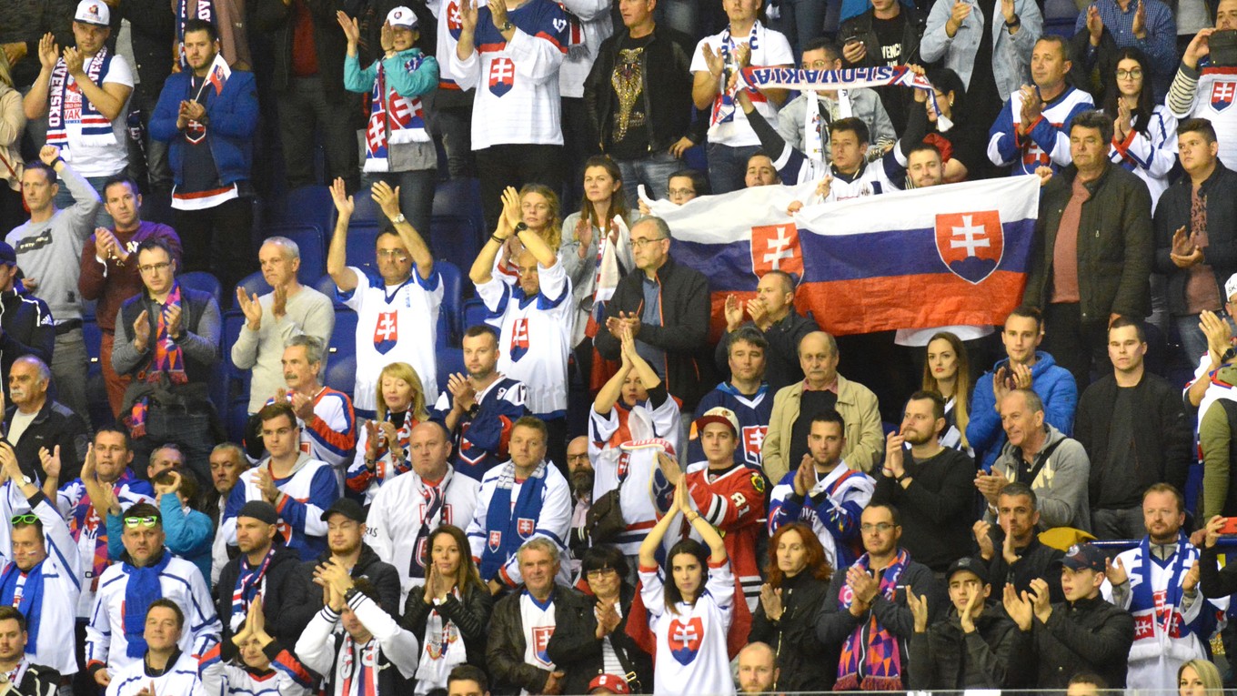 Slovenskí fanúšikovia dali po zápase s Kanadou najavo negatívne emócie.