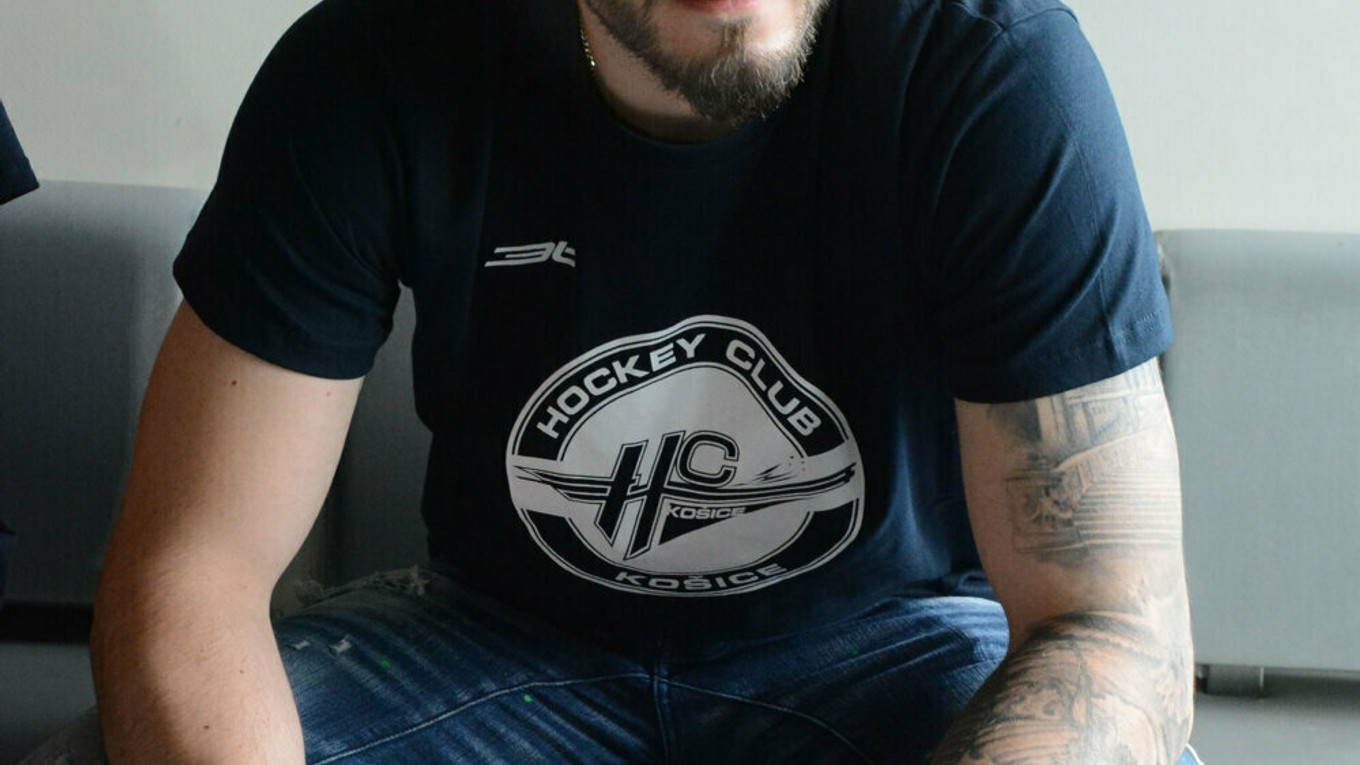 Jurij Repe podpisuje kontrakt s HC Košice.