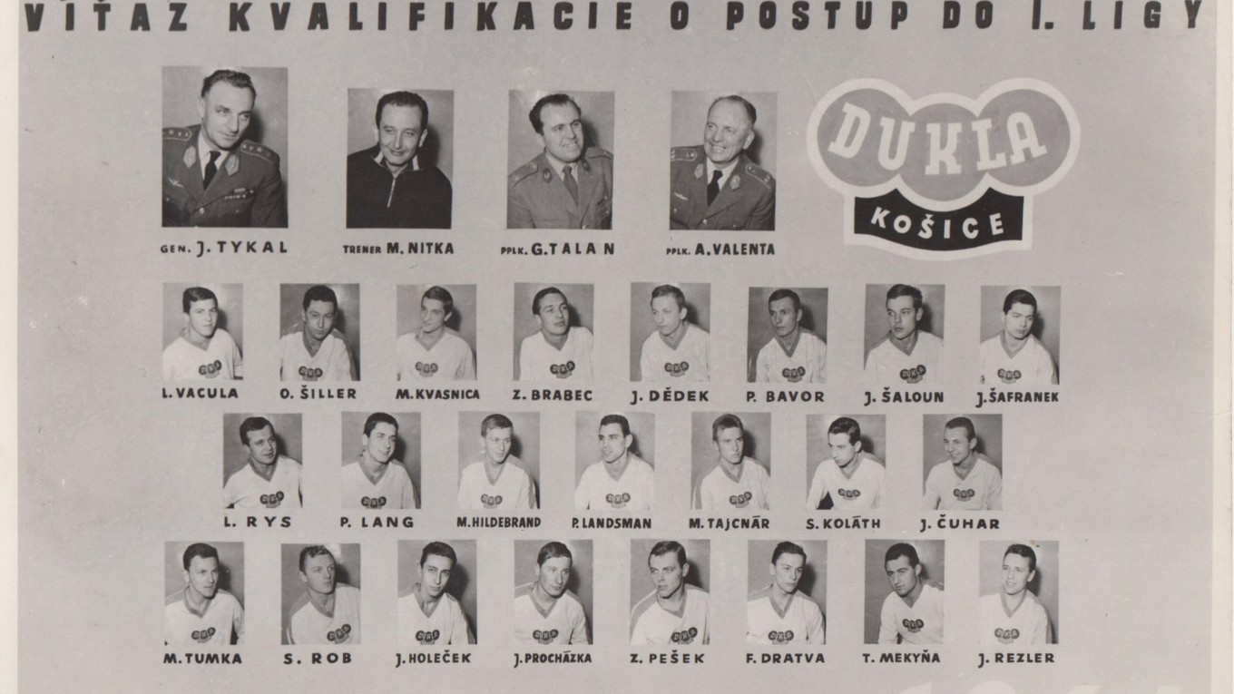 Vzácne tablo zostavy, ktorá vybojovala pre Košice ligu.