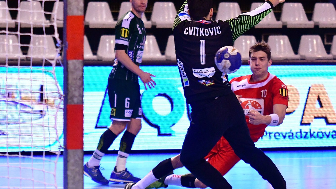 Čech Josef Hozman (vpravo) už nebude dávať góly Prešovu. Stal sa jeho hráčom.