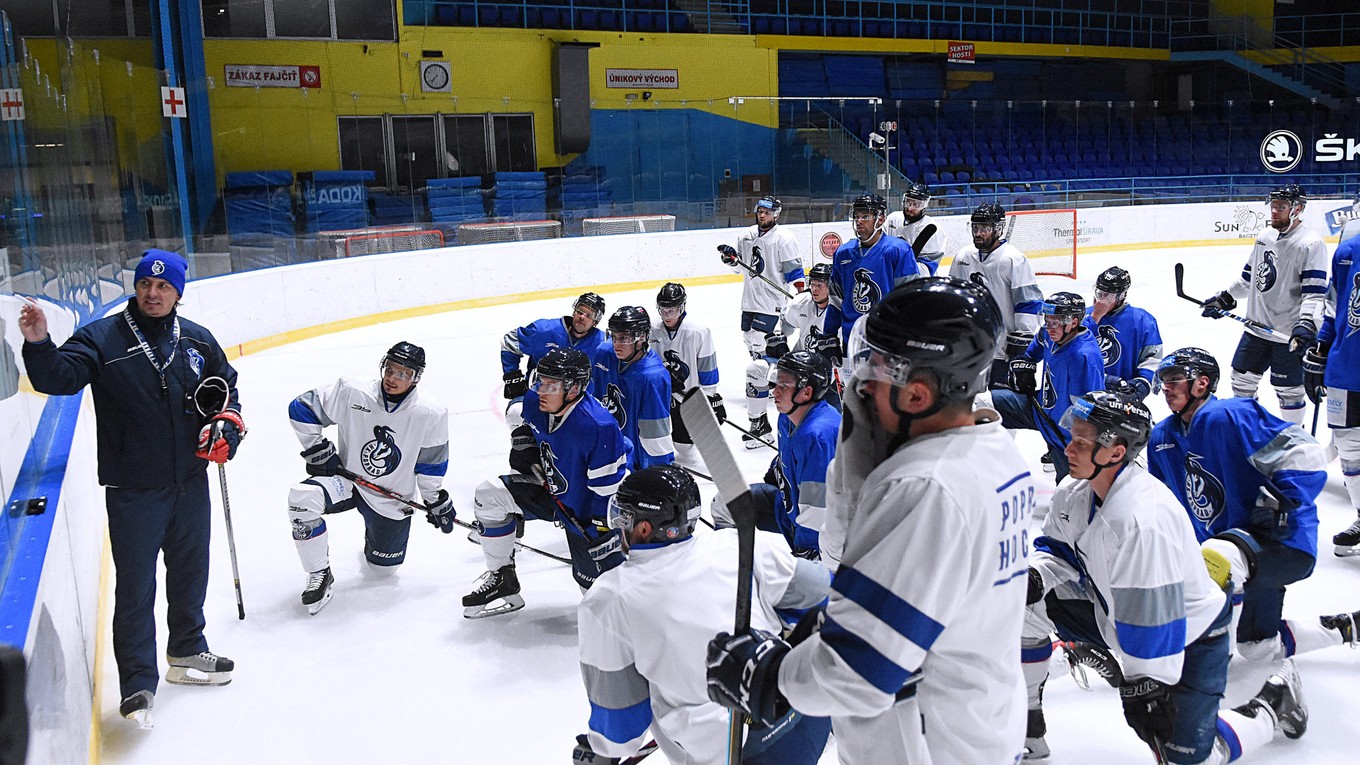 Popradskí hokejisti odštartovali prípravu na ľade v Spišskej Novej Vsi.