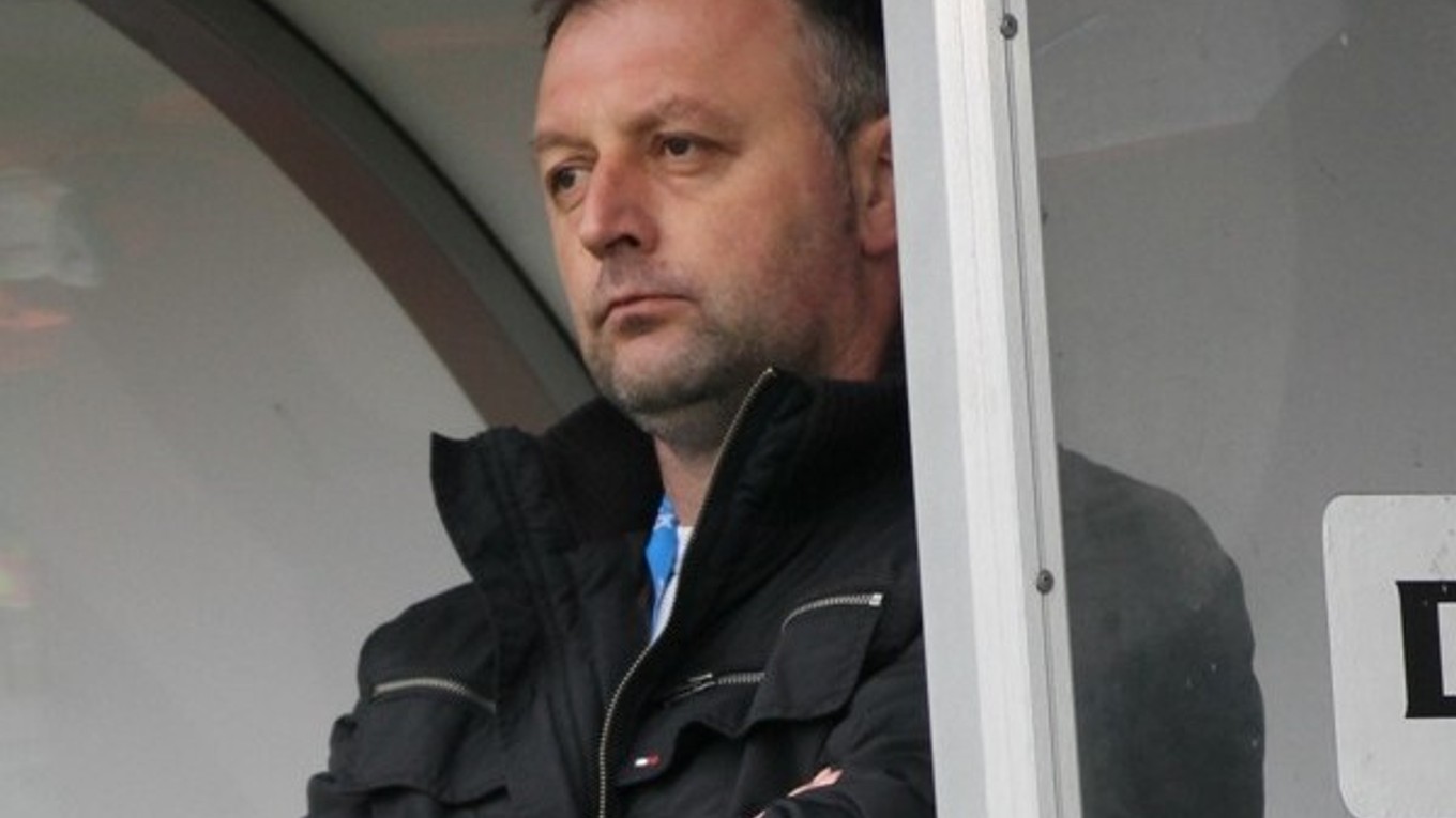 Tréner Jozef Kukulský sa po vypršaní trestu vrátil na lavičku.