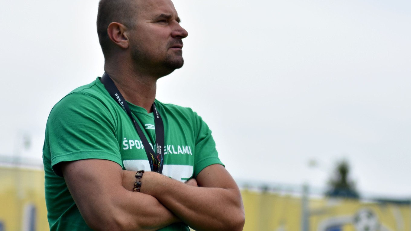 Tréner nováčika z Kalše Ľubomír Maďarik má zatiaľ dôvod na spokojnosť.