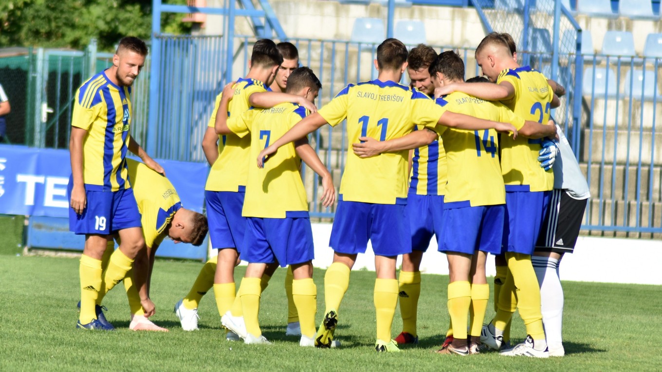 Po štyroch mesiacoch sa trebišovskí futbalisti konečne predstavia na svojom štadióne.