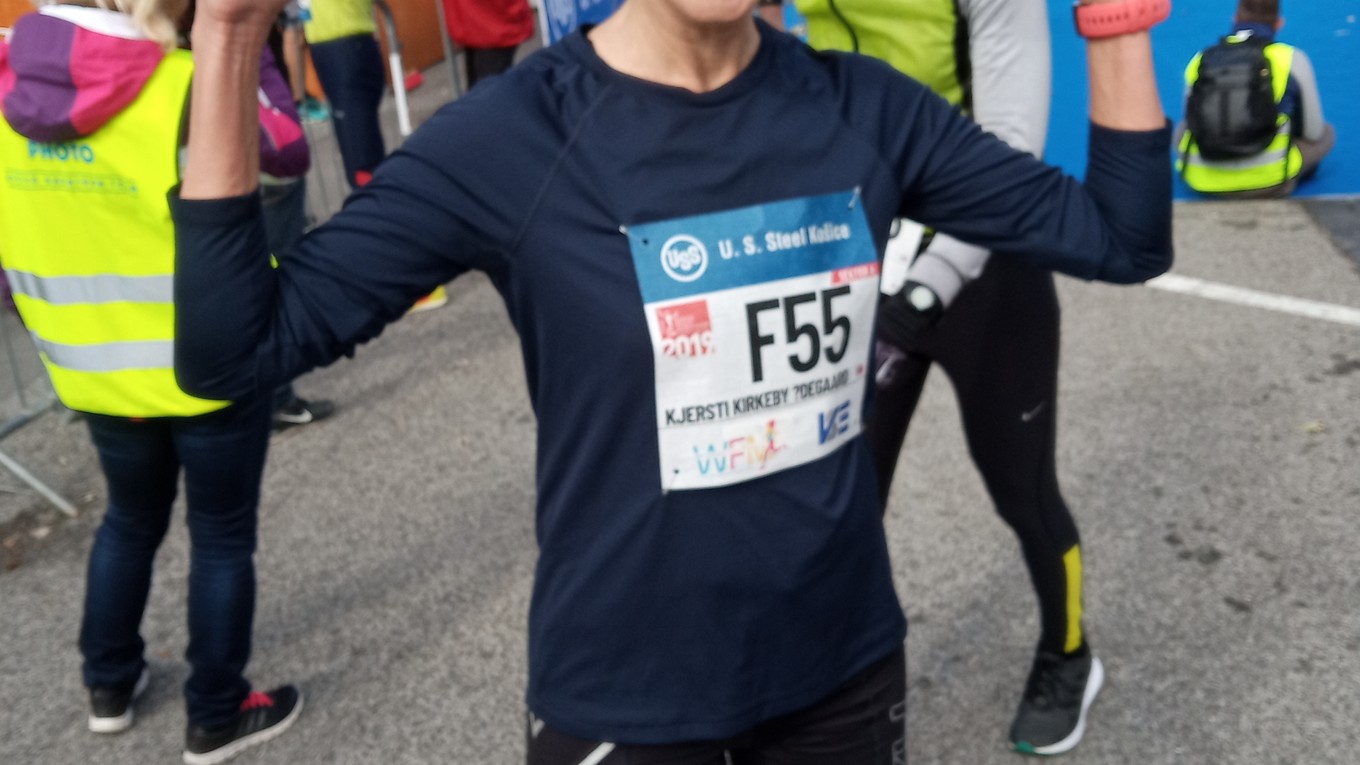 Nórska bežkyňa si atmosféru košického maratónu užívala.