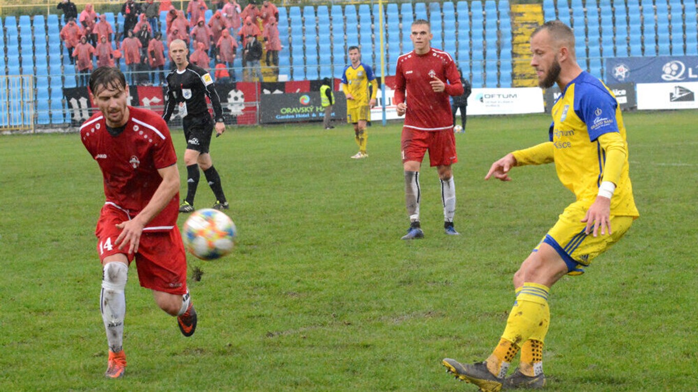 Góly Františka Pavúka (vpravo) zabezpečili Košičanom už dve výhry na ihriskách súperov.