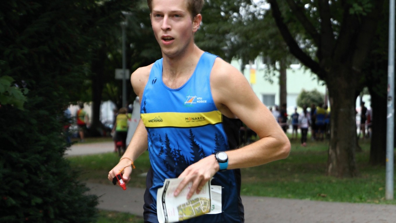 Tomáš Mušinský v plnom nasadení na trati.