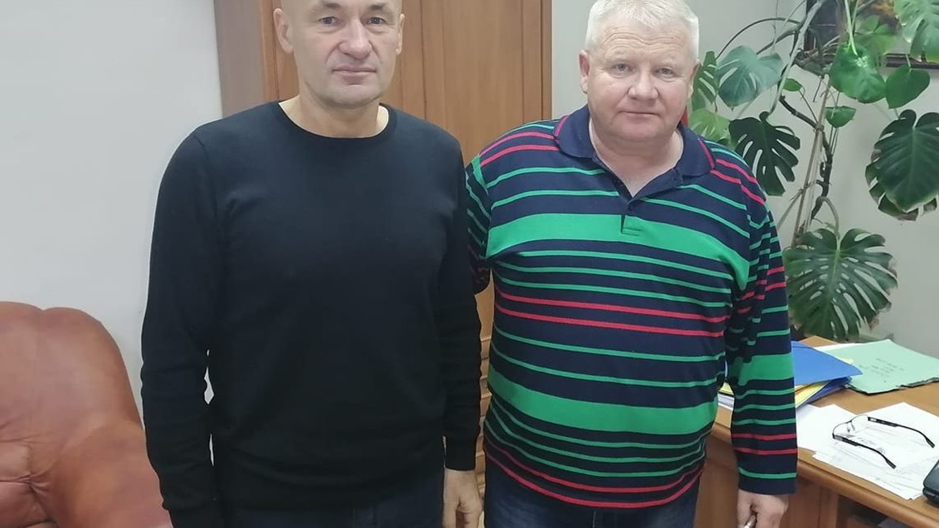 Staronový kouč Humenného Jozef Škrlík (vľavo) s novým predsedom správnej rady Oskarom Balogáčom.