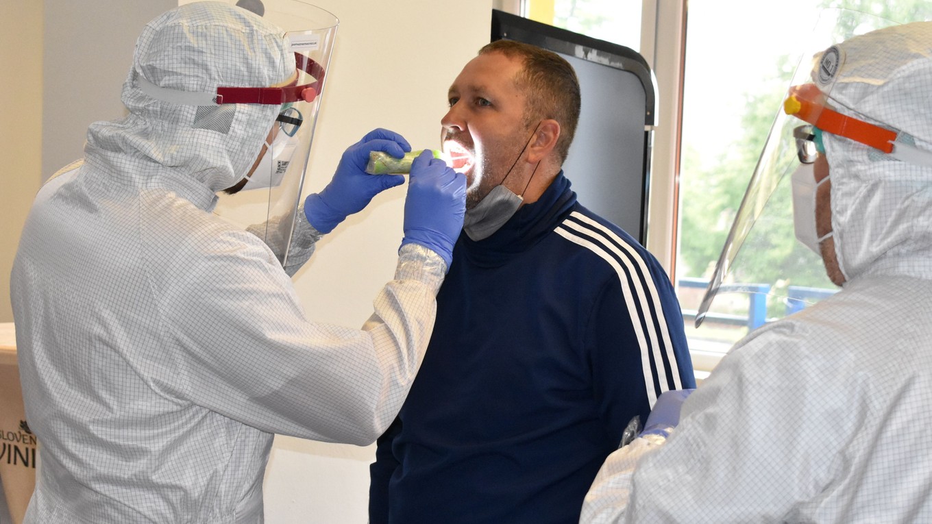 Testovanie na koronavírus absolvoval aj hlavný tréner Michaloviec Jozef Majoroš.