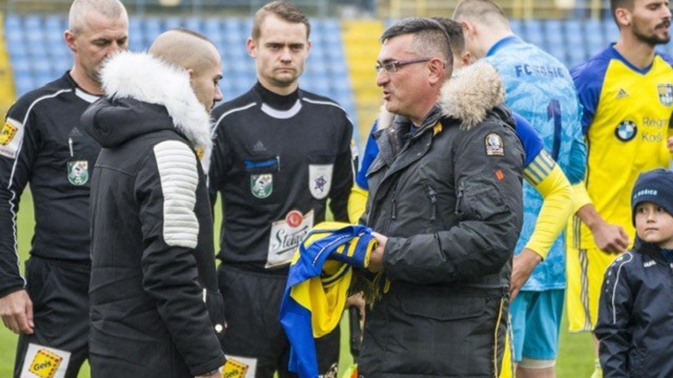 Podľa prezidenta FC Košice Dušana Trnku (vpravo) je prioritou robiť futbalom radosť.