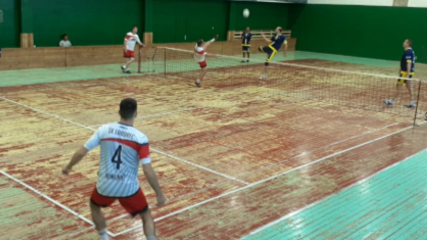 Na dvorcoch košickí nohejbalisti dominujú, s povinnosťami funkcionárov zžití zatiaľ nie sú.