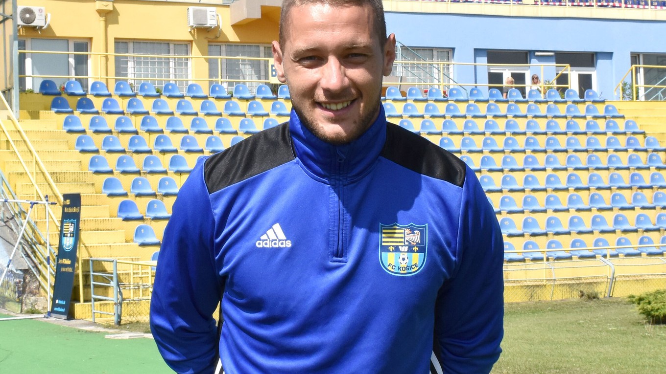 Brankár Matúš Kira v utorok podpísal s Košicami zmluvu a hneď sa aj zapojil do tréningu.