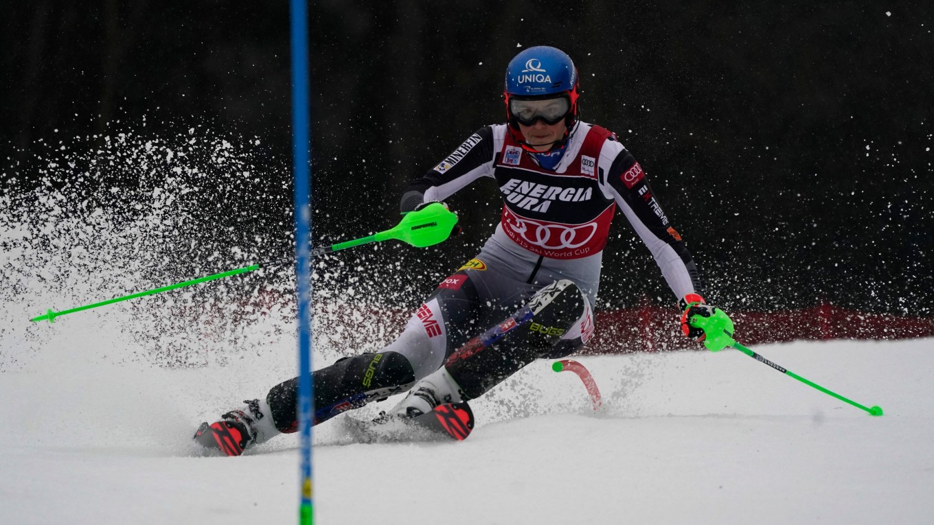 Slovenská lyžiarka Petra Vlhová počas 1. kola slalomu v Záhrebe.