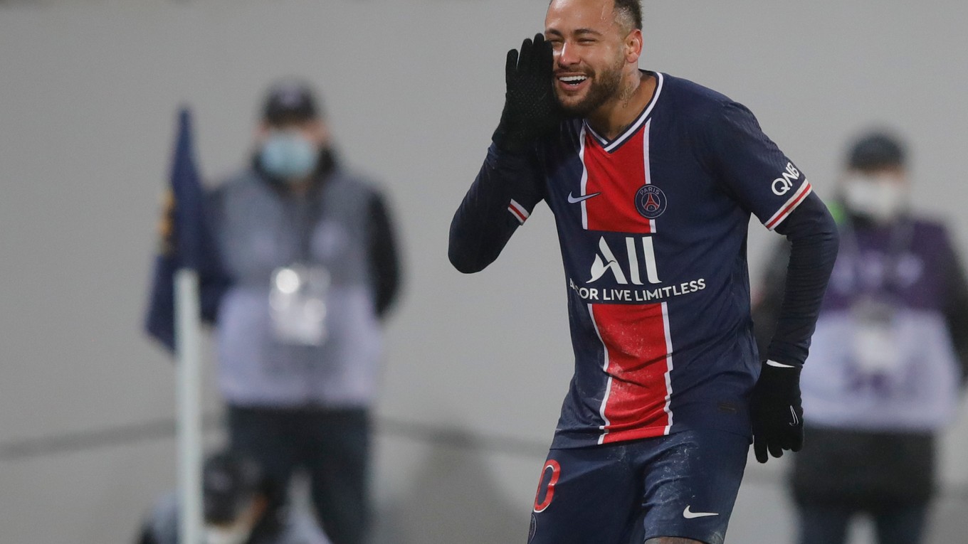 Neymar oslavuje druhý gól PSG vo finále francúzskeho Superpohára.