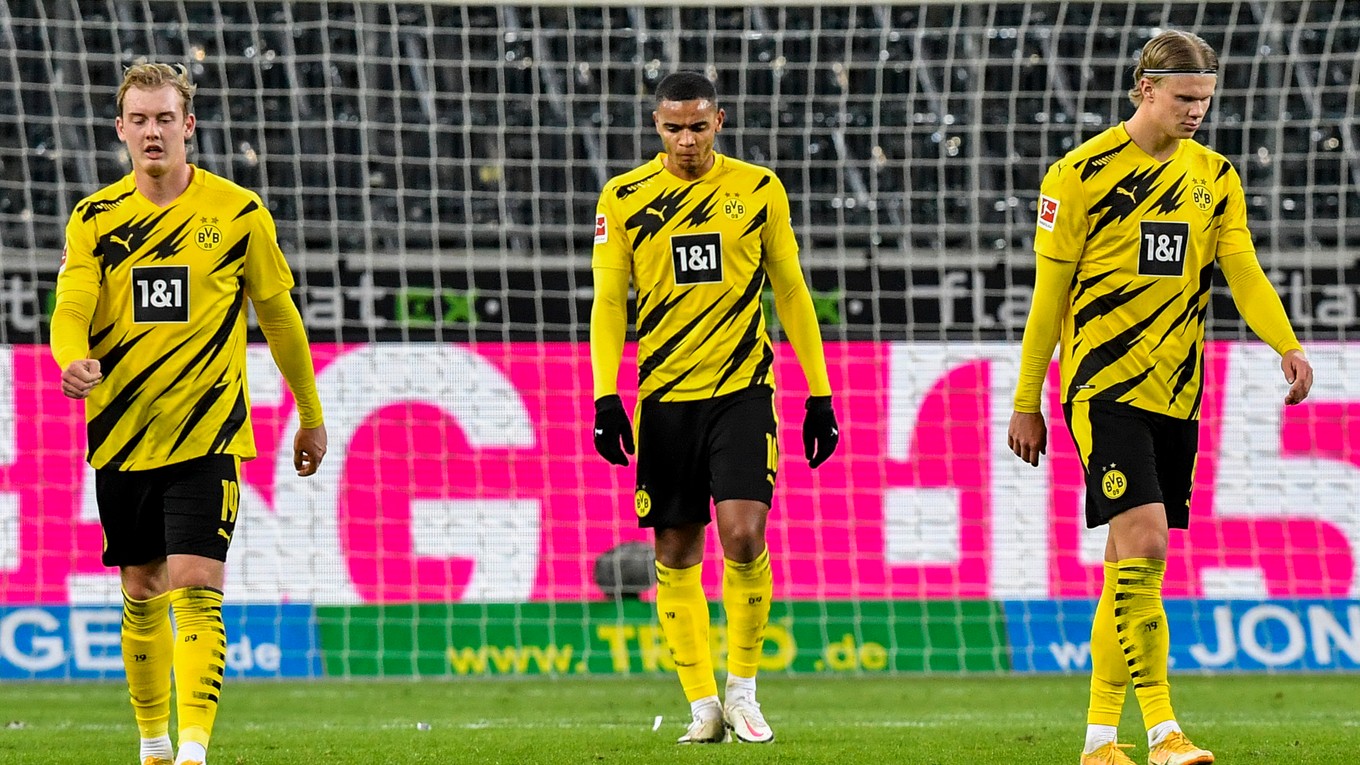 Smutní futbalisti Borussie Dortmund.