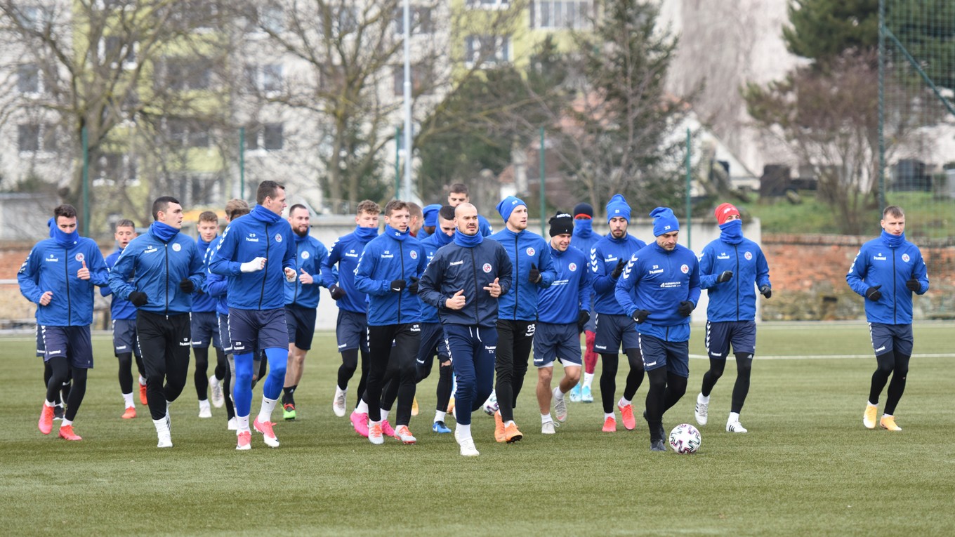 Futbalisti FK Senica počas tréningu.