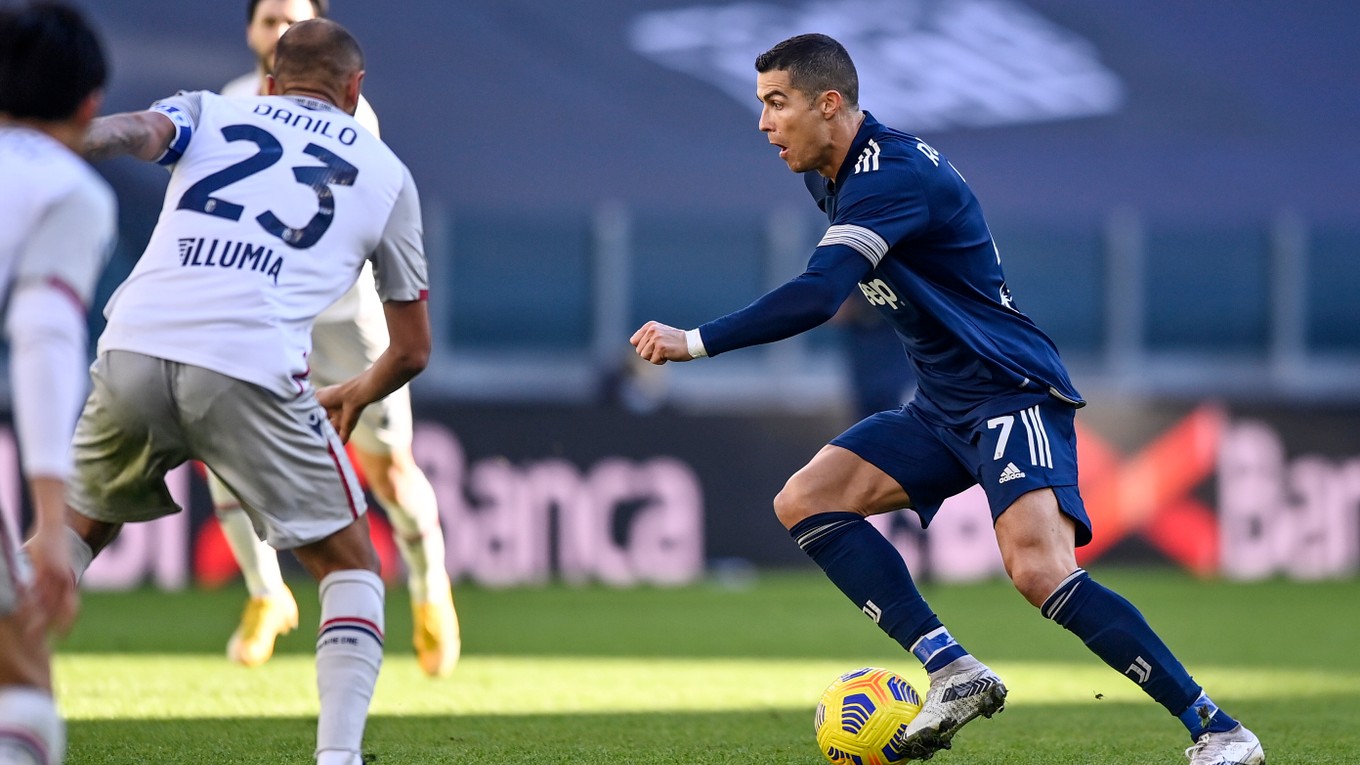 Cristiano Ronaldo v zápase Serie A Juventus - Bologna.