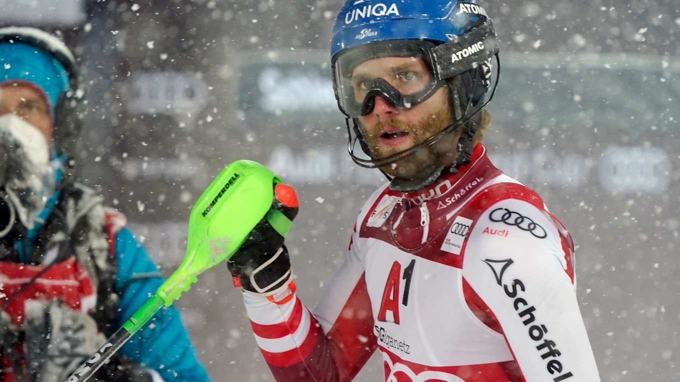 Marco Schwarz po nočnom slalome v rakúskom Schladmingu.