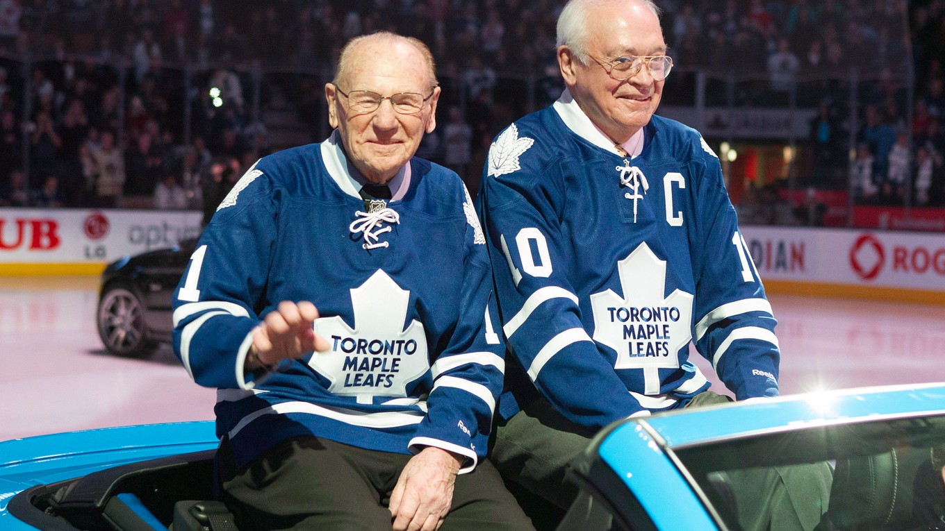 George Armstrong (vpravo) a Johnny Bower.