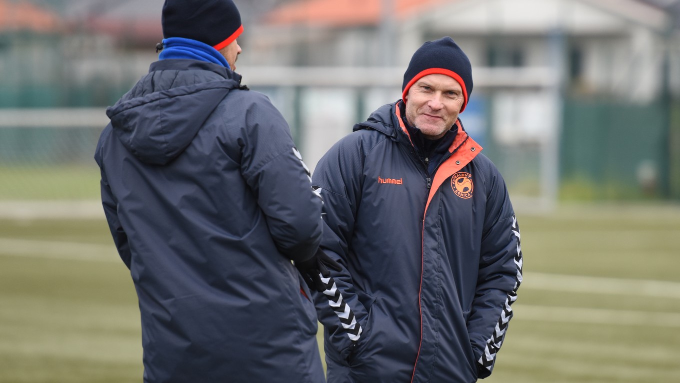 Tréner FK Senica Anton Šoltis počas zimnej prípravy.