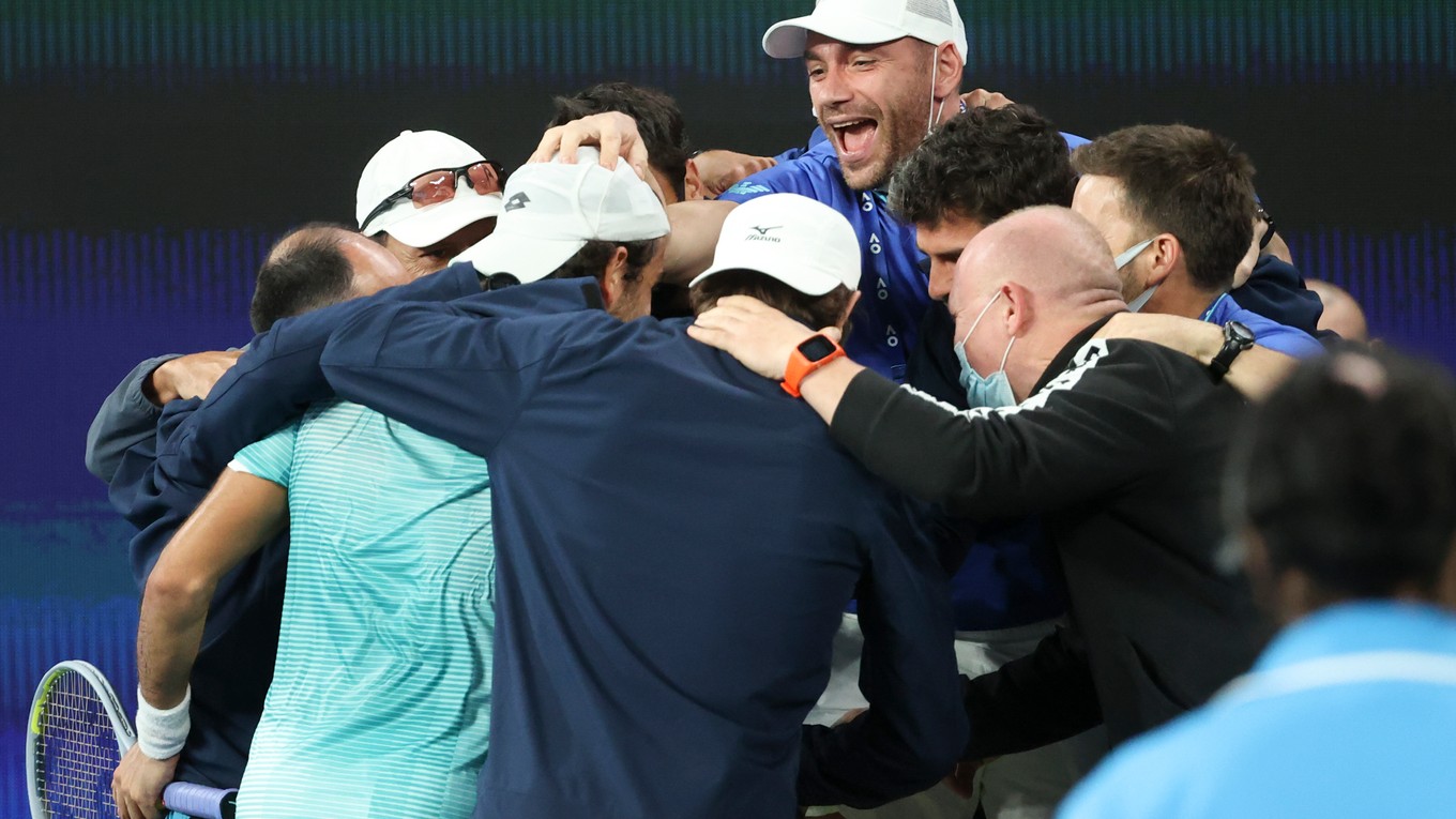 Taliansky tím oslavuje postup do finále ATP Cupu. 