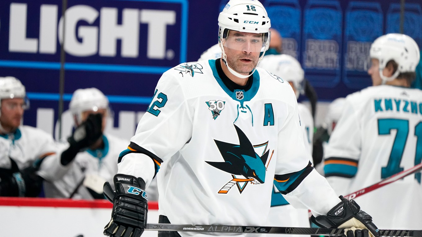Kanadský útočník Patrick Marleau v drese San Jose Sharks.